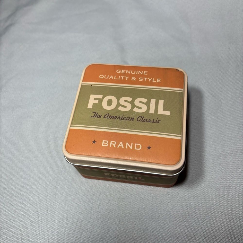 3.5” Authentic Fossil Watch Tin Collectors Item Excellent Preloved Condition